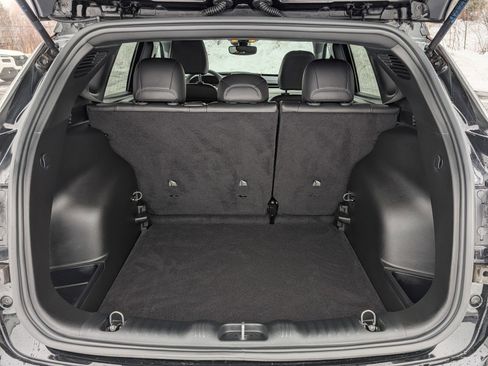 Used 2025 Jeep Compass Limited image 18