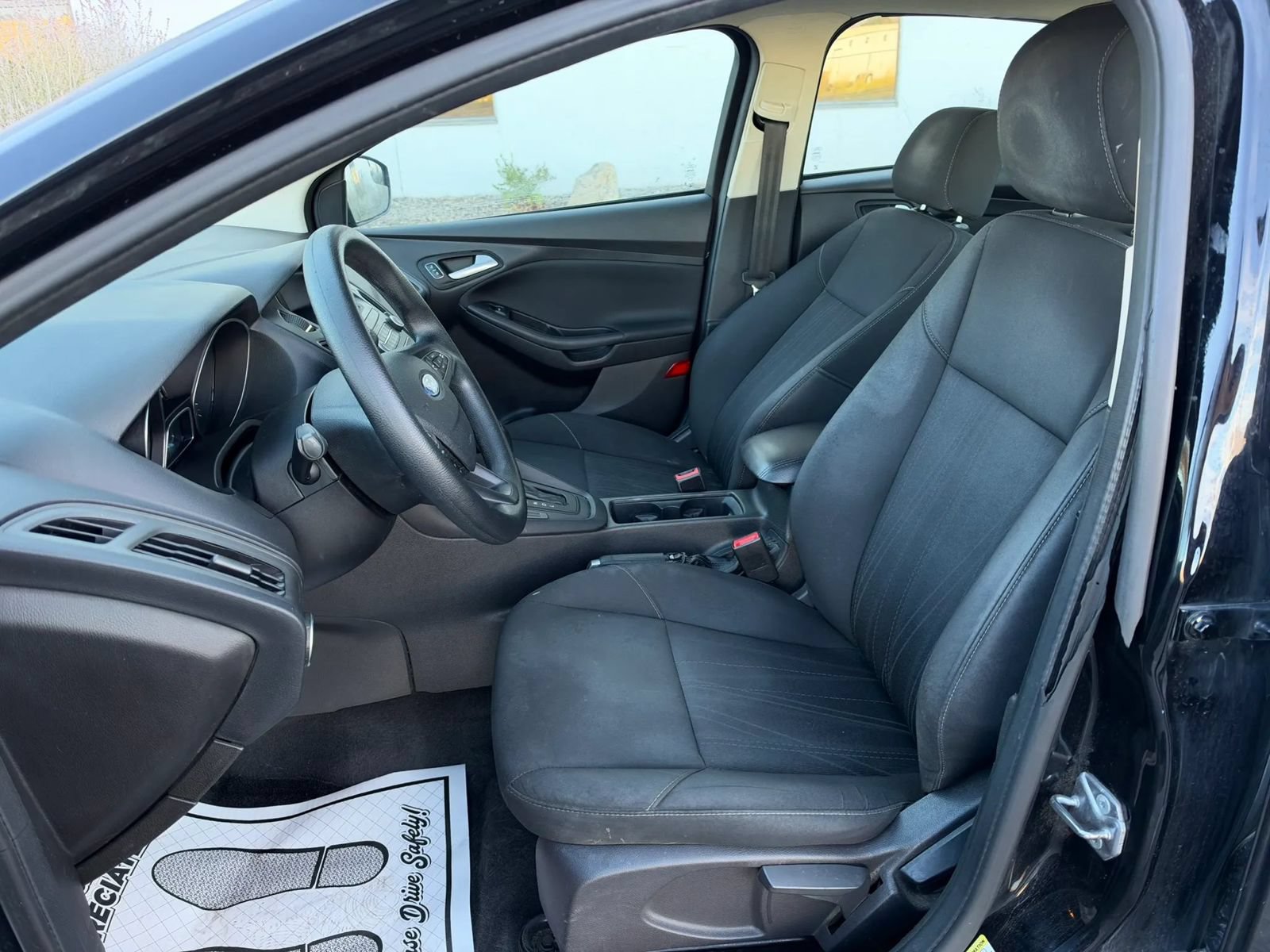 Used 2016 Ford Focus SE FWD image 9