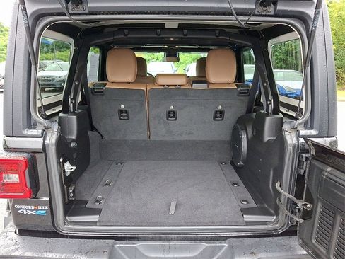 Used 2021 Jeep Wrangler Unlimited Sahara w/ Cold Weather Group image 28