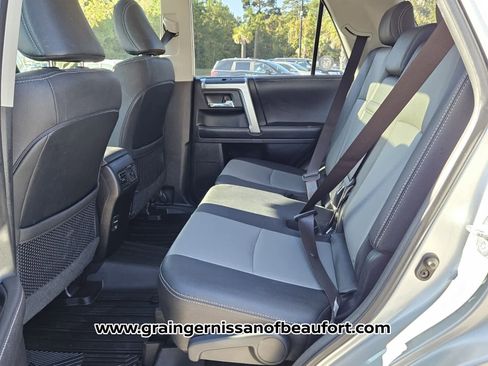 Used 2019 Toyota 4Runner SR5 Premium image 4