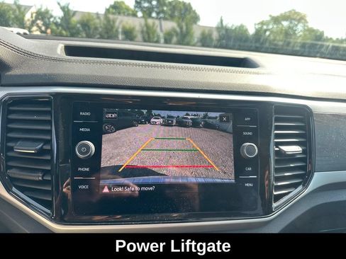 Used 2023 Volkswagen Atlas SE w/ Panoramic Sunroof Package AWD/4WD image 17