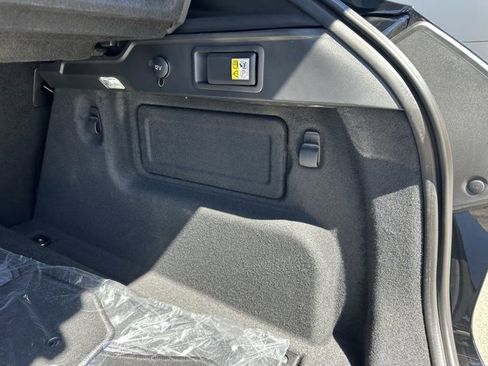 New 2026 Jaguar F-PACE R-Dynamic S image 40