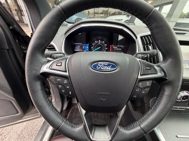 Used 2020 Ford Edge Titanium w/ Equipment Group 301A FWD image 10
