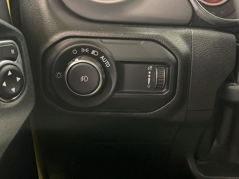 Used 2023 Jeep Wrangler Willys image 15