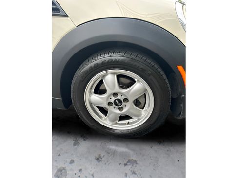 Used 2009 MINI Cooper Clubman Hardtop FWD image 15
