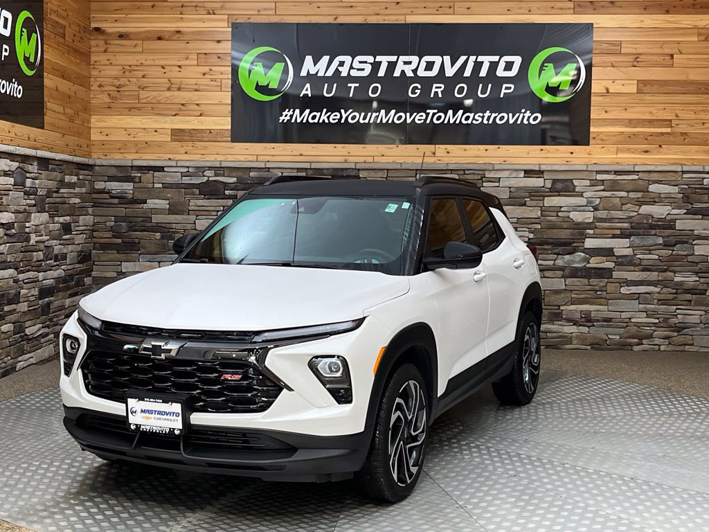 Used 2025 Chevrolet TrailBlazer RS AWD/4WD image 3