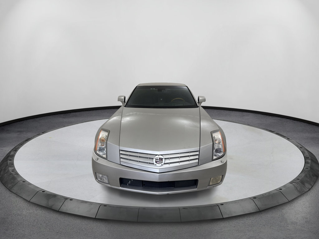 Used 2004 Cadillac XLR RWD image 2