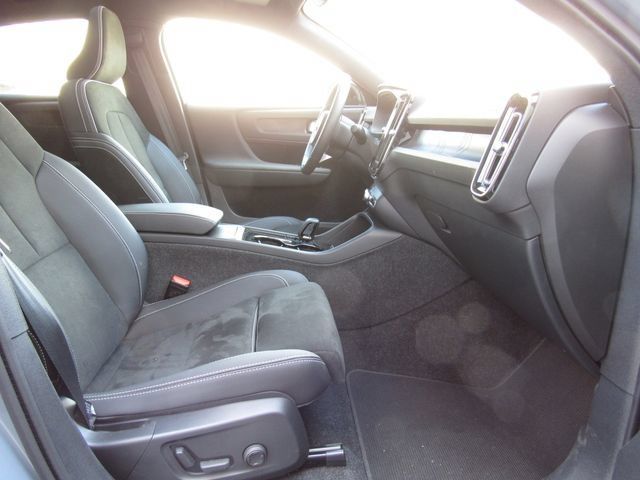 Used 2023 Volvo C40 P8 Recharge Plus w/ Climate Package AWD/4WD image 18