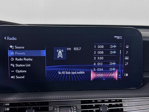 Used 2022 Lexus LS 500 w/ Interior Upgrade Package image 21