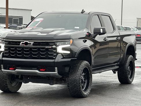 Used 2022 Chevrolet Silverado 1500 ZR2 image 8