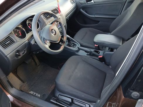 Used 2016 Volkswagen Jetta S image 4