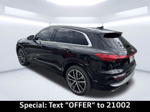 Used 2025 Audi Q5 Prestige AWD/4WD image 5