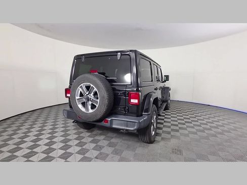 Used 2019 Jeep Wrangler Unlimited Sahara AWD/4WD image 41