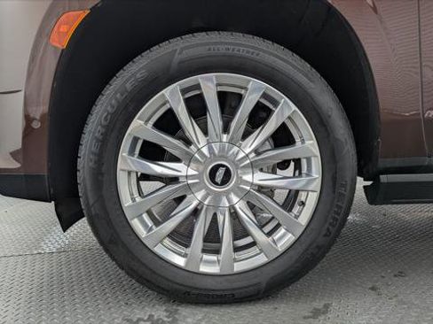 Used 2023 Cadillac Escalade ESV Premium Luxury w/ Performance Package AWD/4WD image 35