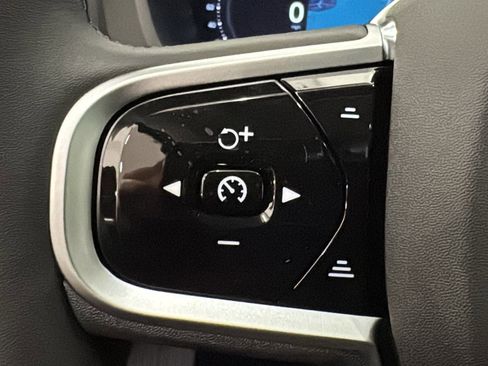 Used 2026 Volvo XC60 B5 Core w/ Climate Package image 13