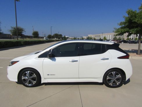 Used 2019 Nissan Leaf SL w/ SL Technology Package image 3