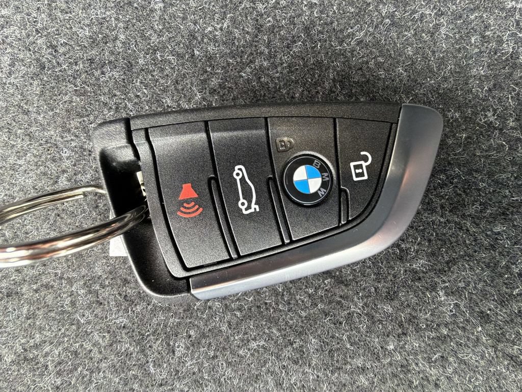 Used 2023 BMW 540i xDrive AWD/4WD image 28