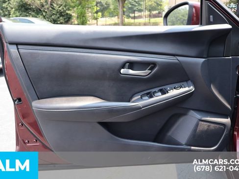 Used 2024 Nissan Sentra SV FWD image 14