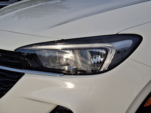 Certified 2023 Buick Encore GX Preferred FWD image 9