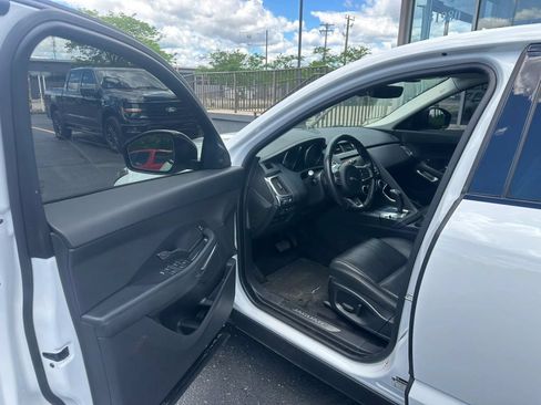 Used 2020 Jaguar E-PACE AWD/4WD image 10