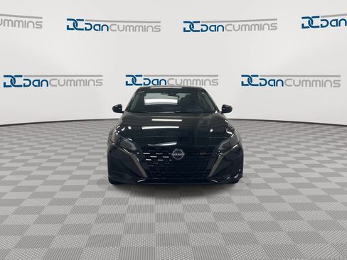 Used 2023 Nissan Altima 2.5 SR w/ SR Premium Package AWD/4WD image 3