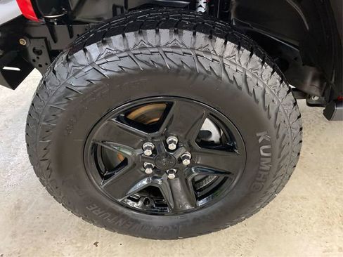 Used 2022 Jeep Gladiator Sport AWD/4WD image 19
