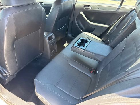 Used 2012 Volkswagen Jetta SE FWD image 19