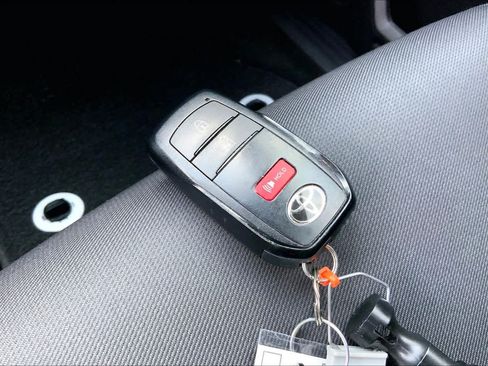 Used 2025 Toyota Tacoma SR AWD/4WD image 13
