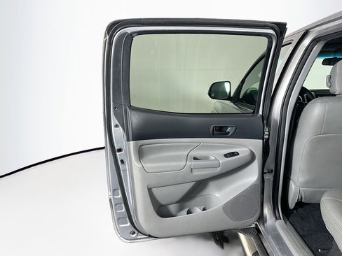 Used 2014 Toyota Tacoma PreRunner w/ SR5 Package image 24