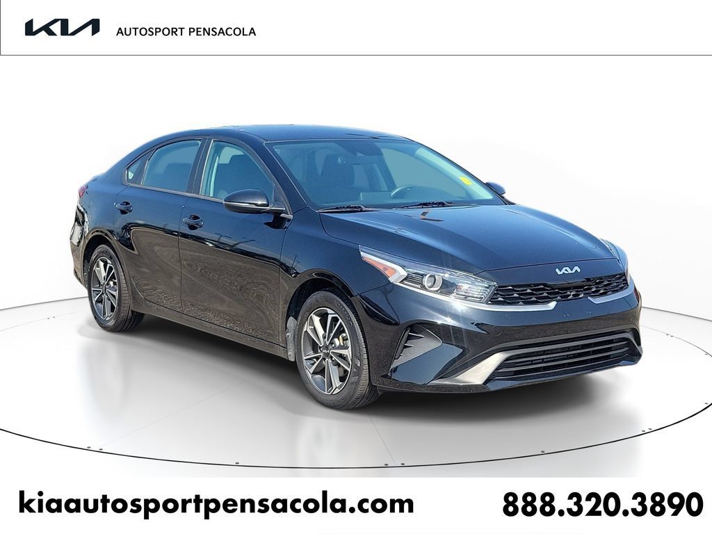 Used 2023 Kia Forte LXS w/ LXS Technology Package FWD image 1
