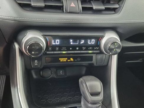 Used 2022 Toyota RAV4 LE AWD/4WD image 27