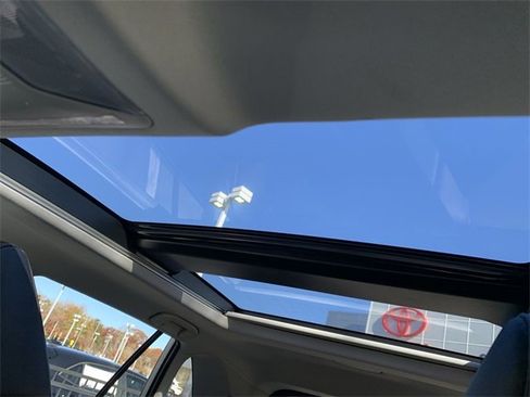 Used 2025 Toyota RAV4 Limited image 30