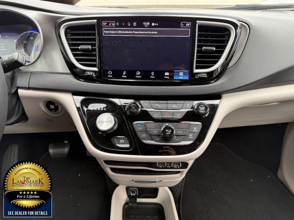 Used 2024 Chrysler Pacifica Touring-L FWD image 20