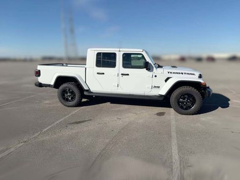 New 2026 Jeep Gladiator Sport image 15