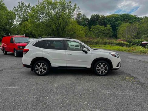 Used 2022 Subaru Forester Limited image 8