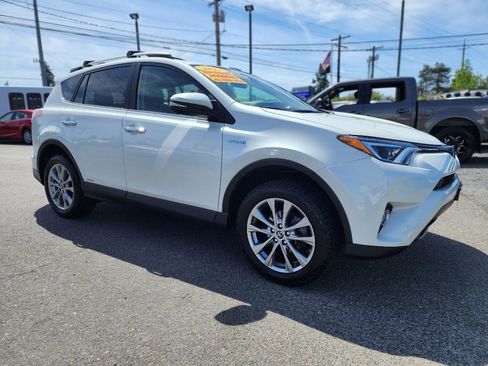 Used 2017 Toyota RAV4 Limited w/ All Weather Liner Package AWD/4WD image 4