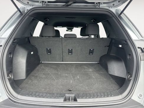 Used 2025 Chevrolet Equinox LT AWD/4WD image 17