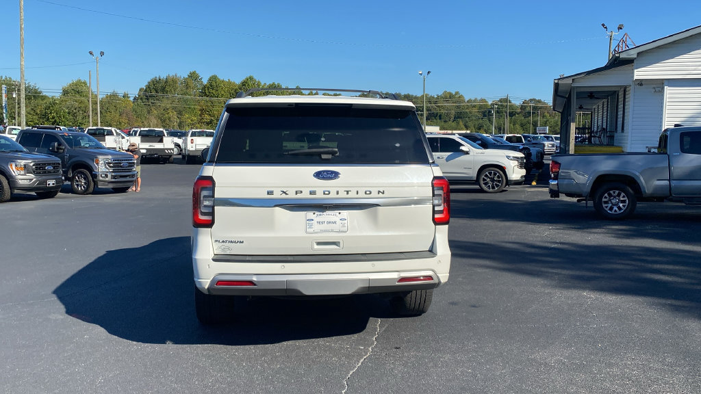 Used 2024 Ford Expedition Platinum AWD/4WD image 6