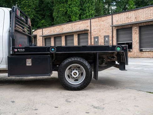 Used 2022 Chevrolet Silverado 3500 LT w/ Convenience Package AWD/4WD image 5