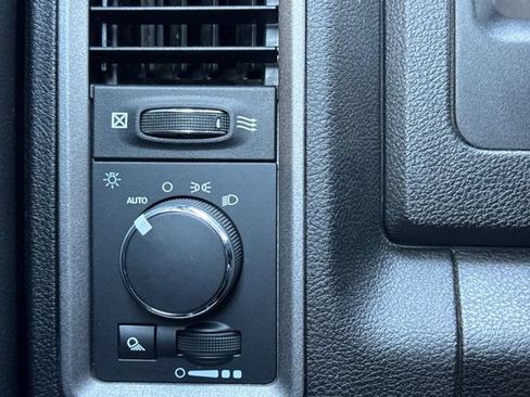 Used 2022 RAM 1500 Tradesman w/ Chrome Plus Package RWD image 40
