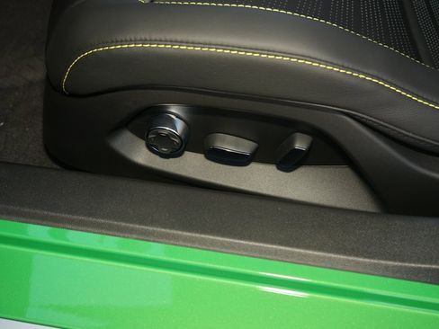 Used 2026 Chevrolet Corvette ZR1 w/ ZR1 Carbon Fiber Aero Package image 32