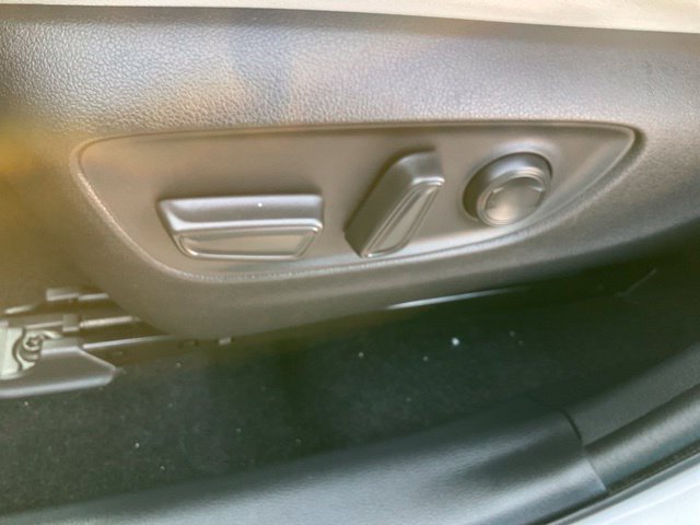 Used 2019 Toyota RAV4 XLE Premium FWD image 7