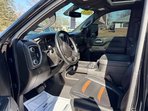 Used 2023 GMC Sierra 2500 AT4 w/ AT4 Preferred Package image 9