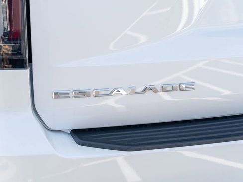Used 2023 Cadillac Escalade V AWD/4WD image 19