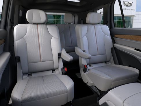 New 2026 Cadillac Vistiq Luxury AWD/4WD image 17