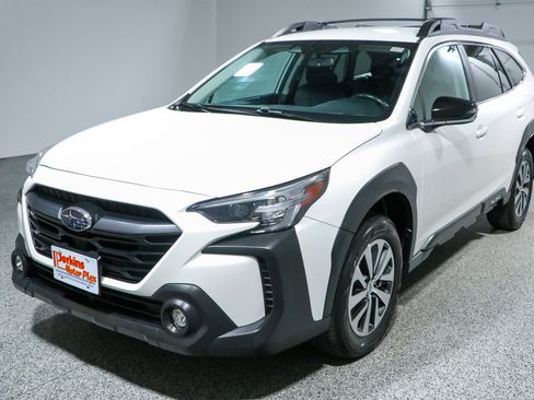 Used 2023 Subaru Outback Premium AWD/4WD image 30
