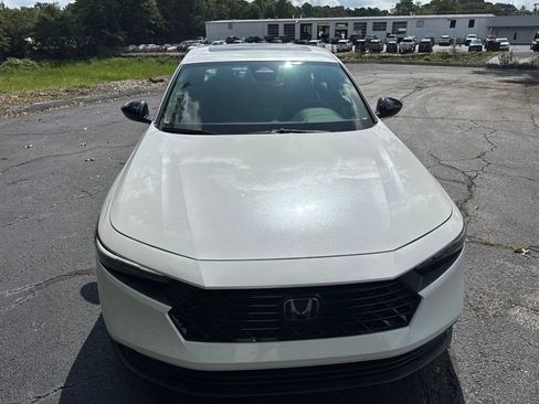 Used 2025 Honda Accord SE image 12