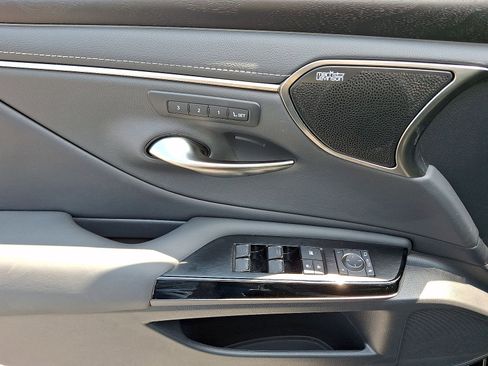 Used 2024 Lexus ES 350 w/ Accessory Package (Z1) FWD image 10