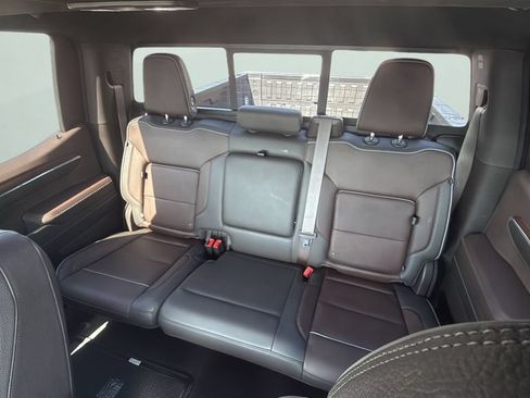 Used 2023 GMC Sierra 1500 Denali w/ Denali Reserve Package AWD/4WD image 12