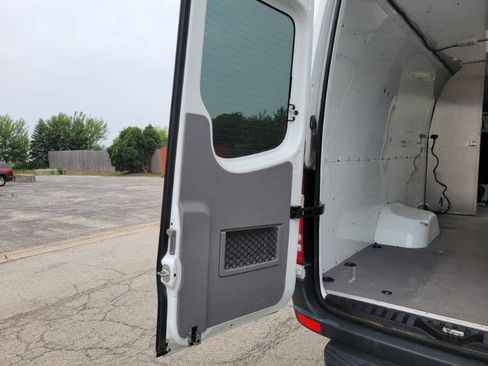 Used 2017 Freightliner Sprinter 3500 RWD image 36